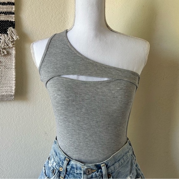 Superdown Sadra One-Shoulder Gray Tank Bodysuit, Like New - Picture 2 of 8